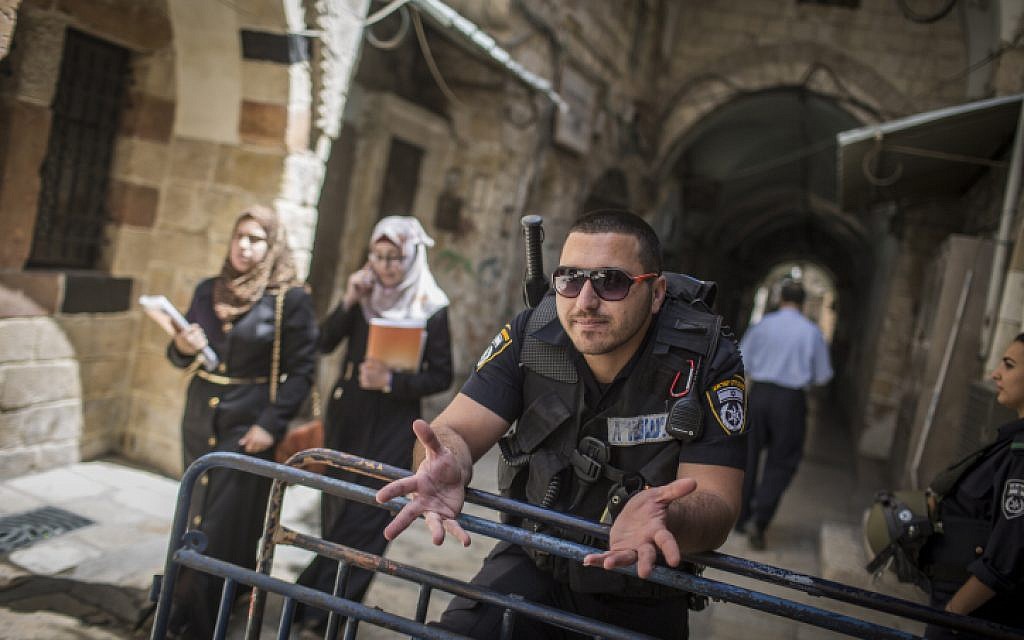 Israeli police guard at an entrance to the Temple Mount in Jerusalem's Old City, during the Jewish holiday of Passover on April 24, 2016. (Hadas Parush/Flash90)
