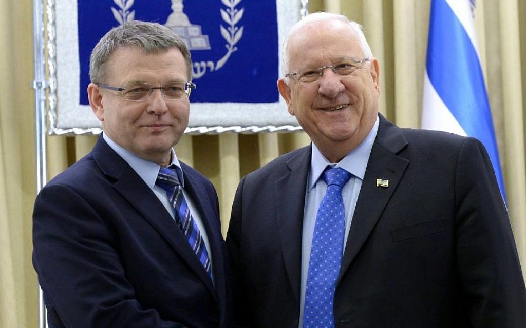 Czech Foreign Minister Lubomír Zaorálek meeting with Reuven Rivlin in Jerusalem on April 4, 2016. Mark Neyman/GPO)
