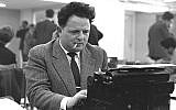 Tommy Lapid reporting from Adolf Eichman's trial in Jerusalem 1961. (Government Press Office/Israel National Photo Collection)