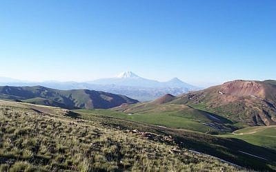 The Armenian Mountain Range near the Turkey-Iran border. (CC BY 3.0 Ahmet Soyak/Wikipedia)