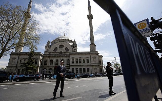 Security officers surround the Bezm-i Alem Valide Sultan Mosque as Turkey's President Recep Tayyip Erdogan attends Friday prayers inside during the 13th Organization of Islamic Cooperation, OIC, Summit in Istanbul, Friday, April 15, 2016. (AP Photo/Emrah Gurel) Security officers surround the Bezm-i Alem Valide Sultan Mosque as Turkey's President Recep Tayyip Erdogan attends Friday prayers inside during the 13th Organization of Islamic Cooperation, OIC, Summit in Istanbul, Friday, April 15, 2016. (AP Photo/Emrah Gurel)