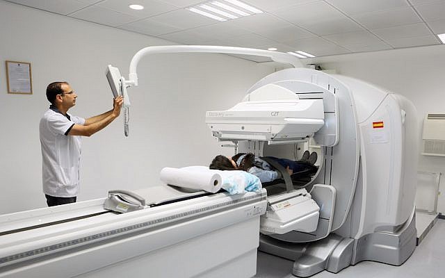 GE Healthcare's Discovery NM/CT 670 CZT system ((Courtesy)