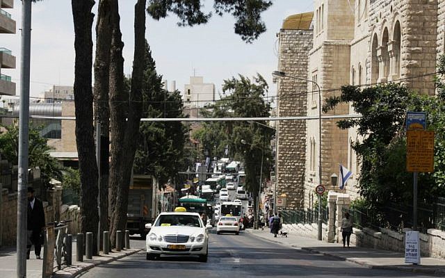 Straus Street in Jerusalem, which begins where King George Street meets Jaffa Road. (Shmuel Bar-Am) Straus Street in Jerusalem, which begins where King George Street meets Jaffa Road. (Shmuel Bar-Am)