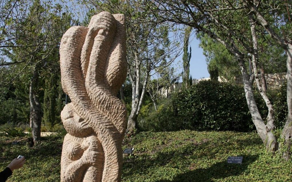 A sculpture dedicated to the Unknown Righteous at the entrance to the memorial. (Shmuel Bar-Am)