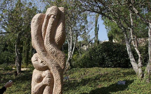 A sculpture dedicated to the Unknown Righteous at the entrance to the memorial. (Shmuel Bar-Am)
