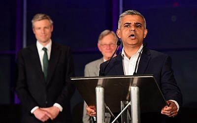 Newly elected London Mayor Sadiq Khan addresses the media following his election victory at City Hall in central London on May 7, 2016. (AFP/Leon Neal) Newly elected London Mayor Sadiq Khan addresses the media following his election victory at City Hall in central London on May 7, 2016. (AFP/Leon Neal)