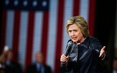 Democratic presidential candidate Hillary Clinton speaks to supporters during a rally at La Escuelita School in Oakland, California, May 6, 2016.  (AFP/Gabrielle Lurie)