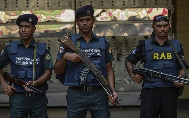 Illustrative: Bangladeshi security personnel stand guard outside a jail in Dhaka on May 10, 2016. (AFP PHOTO / STR) Illustrative: Bangladeshi security personnel stand guard outside a jail in Dhaka on May 10, 2016. (AFP PHOTO / STR)
