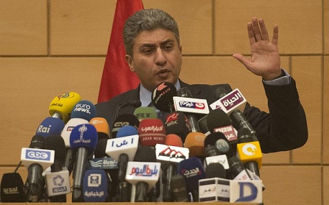 Egyptian Aviation Minister Sherif Fathy speaks during a press conference at the Ministry of Civil Aviation at Cairo's airport, after an EgyptAir flight from Paris to Cairo crashed into the Mediterranean sea with 66 people on board, May 19, 2016. (AFP/KHALED DESOUKI)