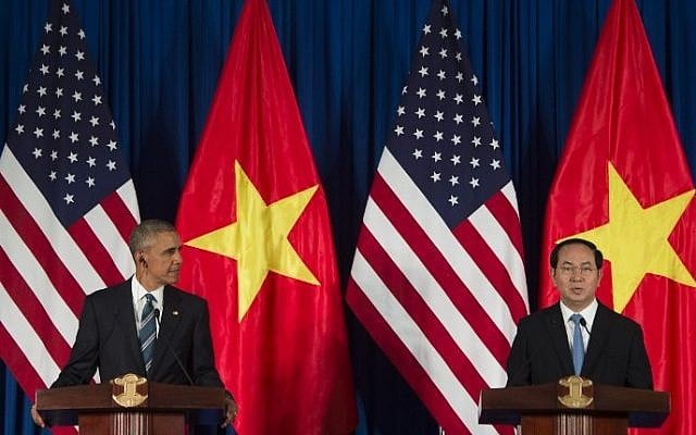 US President Barack Obama, left, and Vietnamese President Tran Dai Quang speak during a joint press conference in Hanoi May 23, 2016. (AFP/JIM WATSON) US President Barack Obama, left, and Vietnamese President Tran Dai Quang speak during a joint press conference in Hanoi May 23, 2016. (AFP/JIM WATSON)