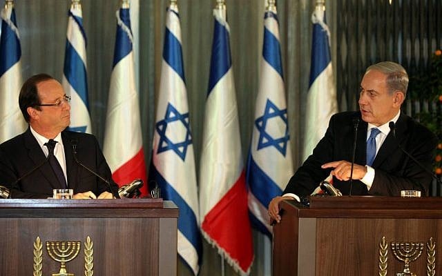 Prime Minister Benjamin Netanyahu holds a joint press conference with French President Francois Hollande in Jerusalem, November 17, 2013. (Edi Israel/Pool/Flash90)