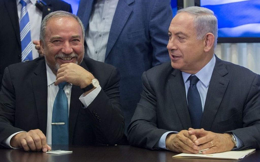 Prime Minister Benjamin Netanyahu (right) and Yisrael Beytenu leader Avigdor Liberman announce a coalition agreement, May 25, 2016 (Yonatan Sindel/FLASH90) Prime Minister Benjamin Netanyahu (right) and Yisrael Beytenu leader Avigdor Liberman announce a coalition agreement, May 25, 2016 (Yonatan Sindel/FLASH90)