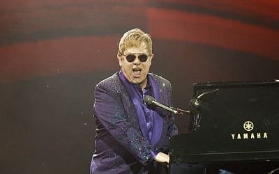 Elton John performs in Tel Aviv on May 26, 2016. (Nati Shohat/Flash90)
