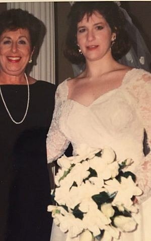 Betsy Lerner with her mother Roz on her wedding day in 1990. (Courtesy)