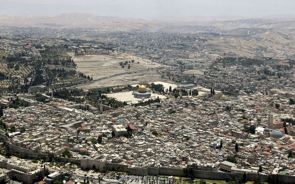 The Temple Mount and Western Wall in Jerusalem, as seen from the Israeli Air Force's annual fly-by on Independence Day, May 12, 2016. (Judah Ari Gross/Times of Israel)