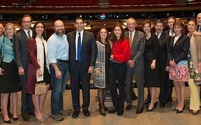 Ambassador Danny Danon is joined by Fiddler stars Danny Burnstein (Tevye), Jessica Hecht (Golde), and ambassadors from around the world (Nir Arieli/ Permanent Mission of Israel to the UN)