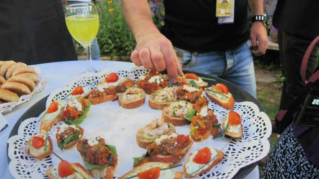 Attendees of a May 9, 2016 event at the US Consul General in Jerusalem snacked on Gaza produce and appetizers prepared by celebrated Palestinian chef Jamal Sobeh. (Melanie Lidman/Times of Israel)
