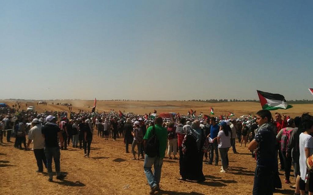 Thousands of Arab Israelis join a protest on May 12, 2016, calling for the return of Palestinian refugees from the 1948 war. ( Dov Lieber)