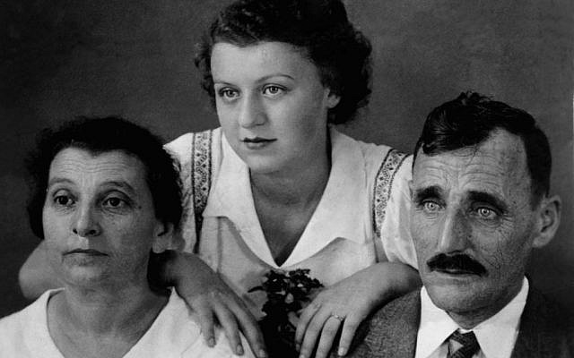 Isabel Schiller (center) as a teenager with her parents in Cuba. (Courtesy) 