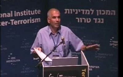 Nitzan Nuriel giving a talk in 2013. (screen capture: YouTube/ICT)