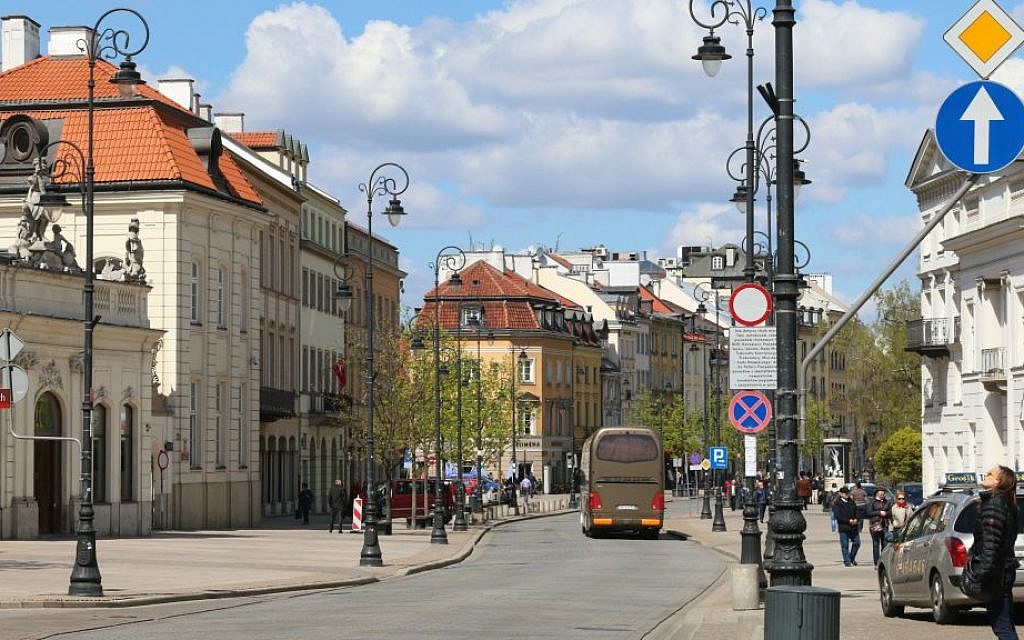 The Royal Route, which features some of the city's magnificent classical architecture. (Shmuel Bar-Am)