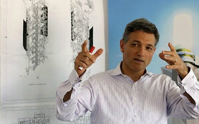 Eran Gartner, the Chief Executive Officer of Megalim Power Ltd, in an office at the construction site of the Ashalim solar tower near the southern Israeli kibbutz of Ashalim in the Negev desert on May 26, 2016. (Jack Guez/AFP) Eran Gartner, the Chief Executive Officer of Megalim Power Ltd, in an office at the construction site of the Ashalim solar tower near the southern Israeli kibbutz of Ashalim in the Negev desert on May 26, 2016. (Jack Guez/AFP)