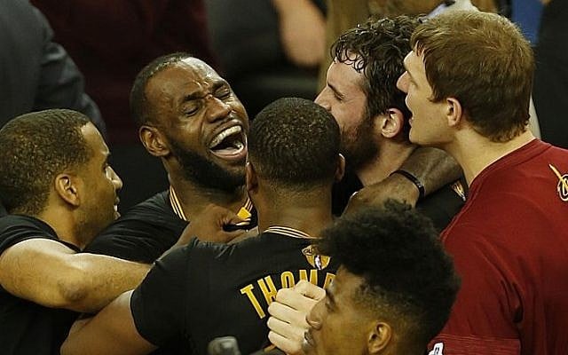 Cleveland Cavaliers forward LeBron James celebrates after defeating the Golden State Warriors to win the NBA Finals on June 19, 2016 in Oakland, California.
(AFP/ Beck Diefenbach) Cleveland Cavaliers forward LeBron James celebrates after defeating the Golden State Warriors to win the NBA Finals on June 19, 2016 in Oakland, California.
(AFP/ Beck Diefenbach)