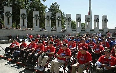 Veterans attend a D-Day anniversary wreath laying ceremony at the National World War II Memorial on June 6, 2016 in Washington, DC. (Mark Wilson/Getty Images/AFP)
