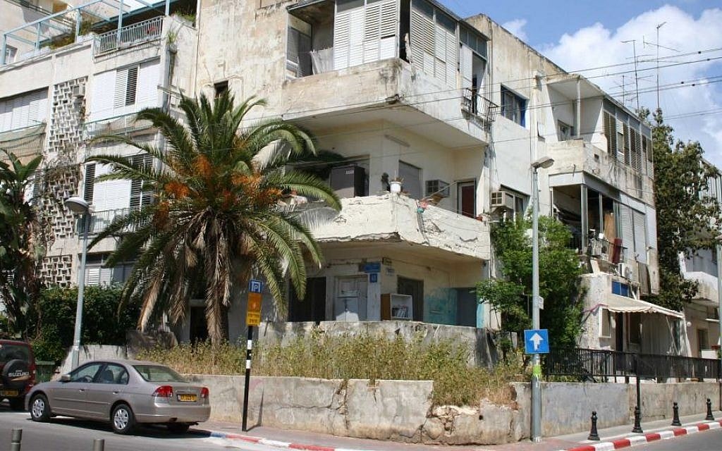 Bauhaus buildings on Nordau street. (Shmuel Bar-Am)