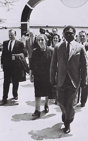 Foreign minister Gold Meir, with Kenyan officials, after her arrival in Nairobi, Kenya, in 1963 (GPO)