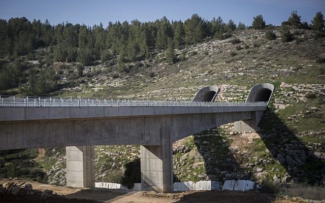 Construction of the Jerusalem-Tel Aviv express train, seen outside of Jerusalem on December 20, 2015. (Hadas Parush/Flash90)