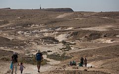 An illustrative photo of hikers in the Negev. (Yonayan Sindel/Flash90)