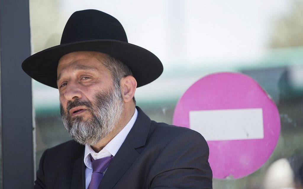 Interior Minister Aryeh Deri arrives at the Western Wall in Jerusalem's Old City on May 30, 2016 (Yonatan Sindel/Flash90)