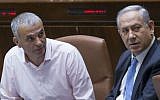 Prime Minister Benjamin Netanyahu, right, speaks with Finance Minister Moshe Kahlon in the Knesset, June 1, 2016. (Yonatan Sindel/Flash90)