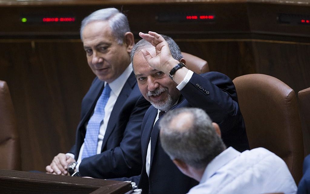 Benjamin Netanyahu, left, seen with Avigdor Lieberman at the Knesset on June 1, 2016. (Yonatan Sindel/Flash90)