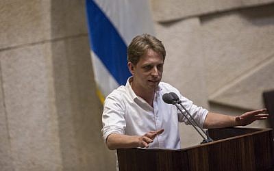 Knesset Member Roy Folkman speaks at the Knesset, on June 8, 2016. (Hadas Parush/Flash90) 