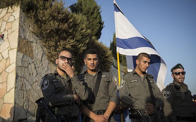 Illustrative: Soldiers attending the funeral of Alon Albert Govberg, who was killed in a terror attack in Jerusalem, Oct. 14, 2015. (Hadas Parush/Flash90)