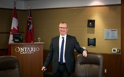 Greg Wootton, assistant deputy minister of investment and industry, speaks to a group of Israeli journalists in Toronto on May 2, 2016. (Nabil Shash/Government of Ontario)