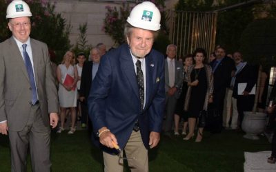 Rabbi Aaron Panken, president of the Hebrew Union College-Jewish Institute of Religion (left) and Tad Taube, founder and chairman of Taube Philanthropies, celebrate the groundbreaking at the newly named Taube Family Campus at Hebrew Union College-Jewish Institute of Religion on June 29, 2016. (Avi Hayun)