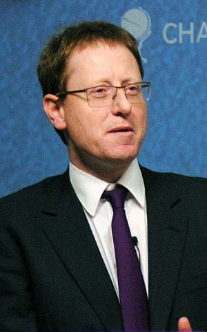 British Jewish journalist Jonathan Freedland in 2013 (Wikimedia Commons, Chatham House, CC BY 2.0)