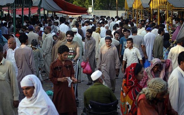 Shoppers visit a weekly market to buy foodstuff for the upcoming Muslim month of Ramadan, in Islamabad, Pakistan, Sunday, June 5, 2016. (AP/Anjum Naveed)