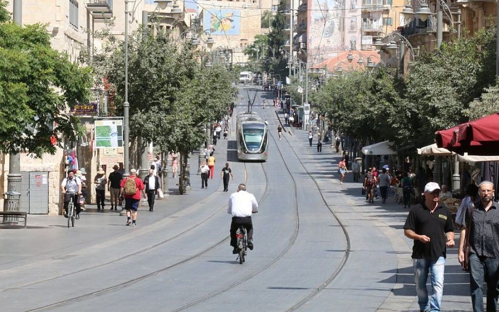 Jaffa street in Jerusalems city center. (Shmuel Bar-Am)