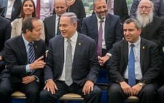 Prime Minister Benjamin Netanyahu (center) speaks with Jerusalem Mayor Nir Barkat (left)  during a special cabinet meeting for Jerusalem Day at the Ein Lavan spring in Jerusalem on June 2, 2016. (Marc Israel Sellem/POOL) 


??? ???????
????? ?????
??? ????
??? ?????