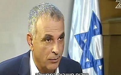 Moshe Kahlon, Kulanu leader, interviewed on Channel 2, June 4, 2016. (Screenshot/Channel 2)