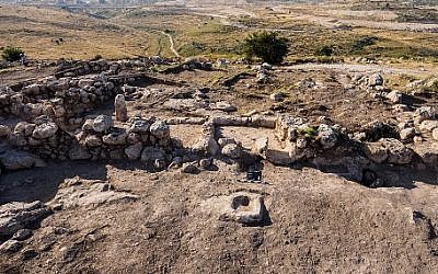 Aerial photograph of a Hasmonean estate house excavated in Modiin, June 7, 2016. Griffin Aerial Photography, courtesy of the Israel Antiquities Authority