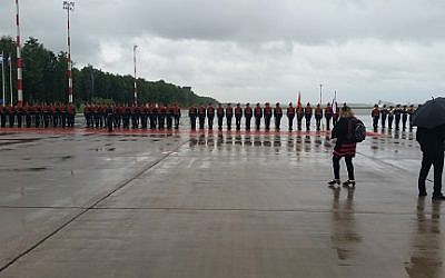 A guard of honor welcomes the Netanyahus in Moscow on June 6, 2016. Photo by Raphael Aren 