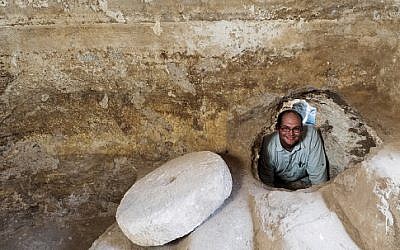 Abraham Tendler, the excavation director, inside a hiding place that was connected to a ritual bath during the Bar Kokhba revolt, June 7, 2016. Assaf Peretz, courtesy of the Israel Antiquities Authority