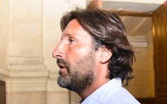French trader Arnaud Mimran arrives at the Paris courthouse on July 7, 2016 for deliberations in  his trial over an alleged carbon tax scam.(AFP PHOTO / BERTRAND GUAY)