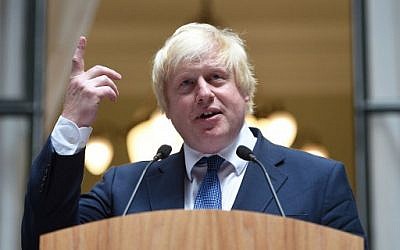 Newly appointed Foreign Secretary Boris Johnson addresses staff inside the Foreign and Commonwealth Office (FCO) in central London on July 14, 2016. (AFP/POOL/Andrew Matthews)