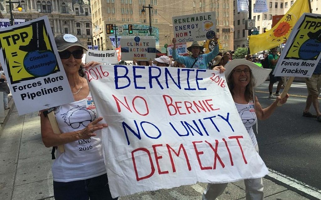 Pro-Sanders activists march in Philadelphia, Pennsylvania on July 24, 2016. (AFP /Ivan Couronne)